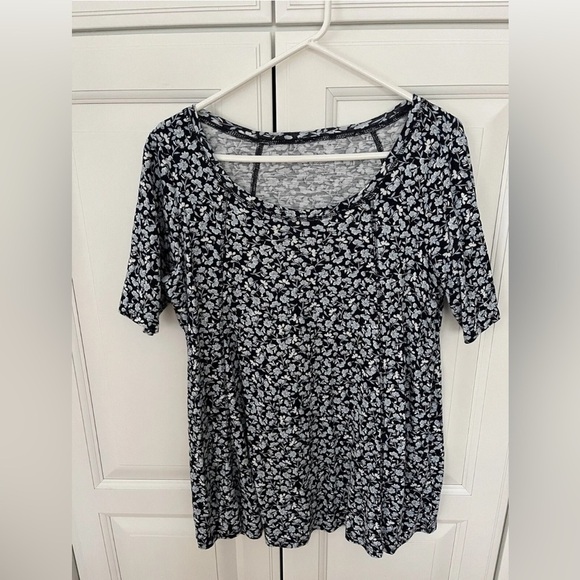 J Jill Pima Cotton Floral Seamed Tunic Tee - Elbow Sleeve - Picture 2 of 5